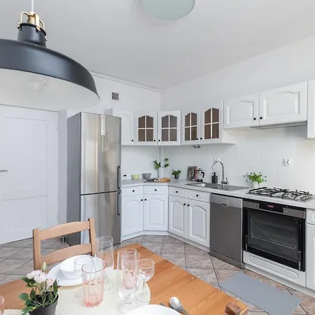 Superapart Polnej Rozy 1 *